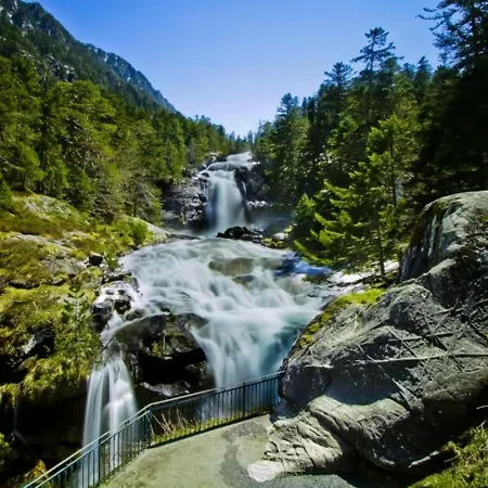 : Cosy 4 Pers, Centre-ville, Proche Telecabine, Parking Inclus. - Fr-1-401-16 * Cauterets